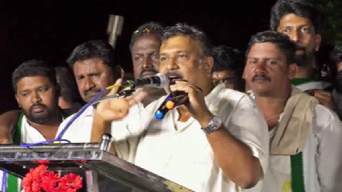 JDS MLA Ravindra Srikantaiah spoke.