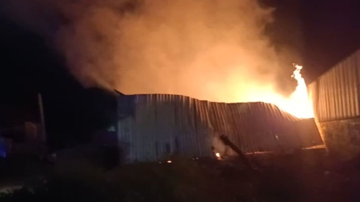 Fire broke out in wooden godown