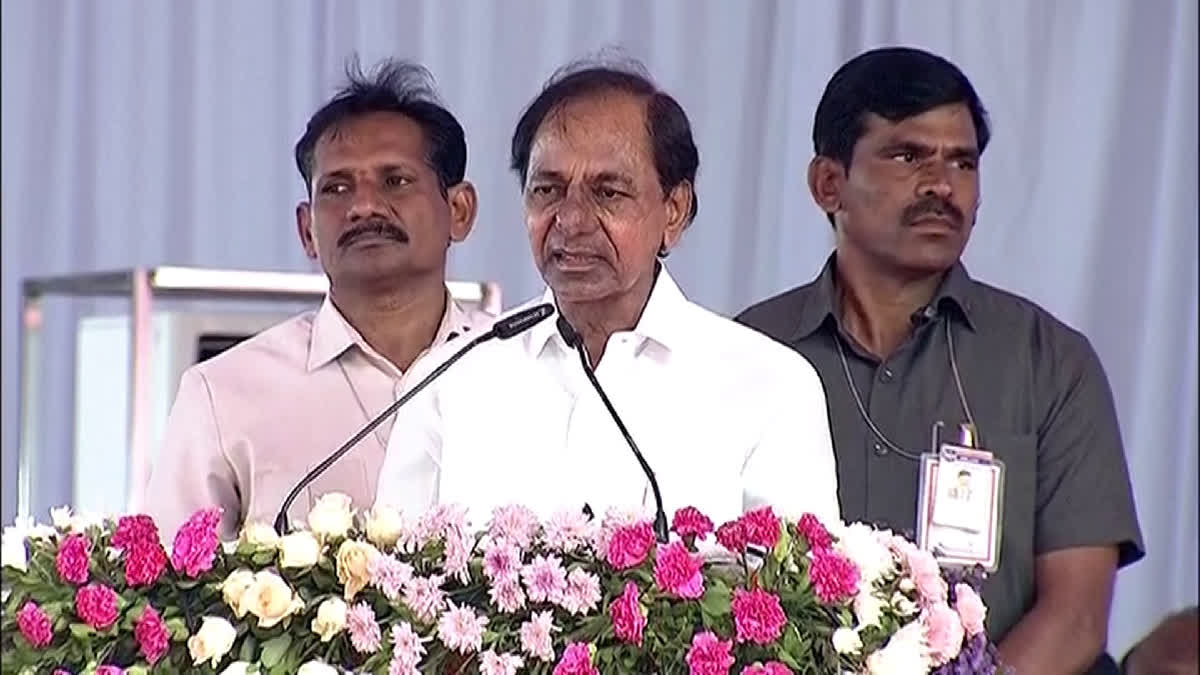 CM KCR