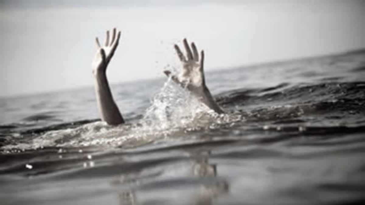 Tourists from Tamil Nadu drowned in Aazhimala  Aazhimala  Aazhimala sea  ആഴിമല കടലില്‍ മുങ്ങി മരിച്ചു  ആഴിമല  കടലില്‍ മുങ്ങി മരിച്ചു  സായി ഗോപിക  രാജാത്തി