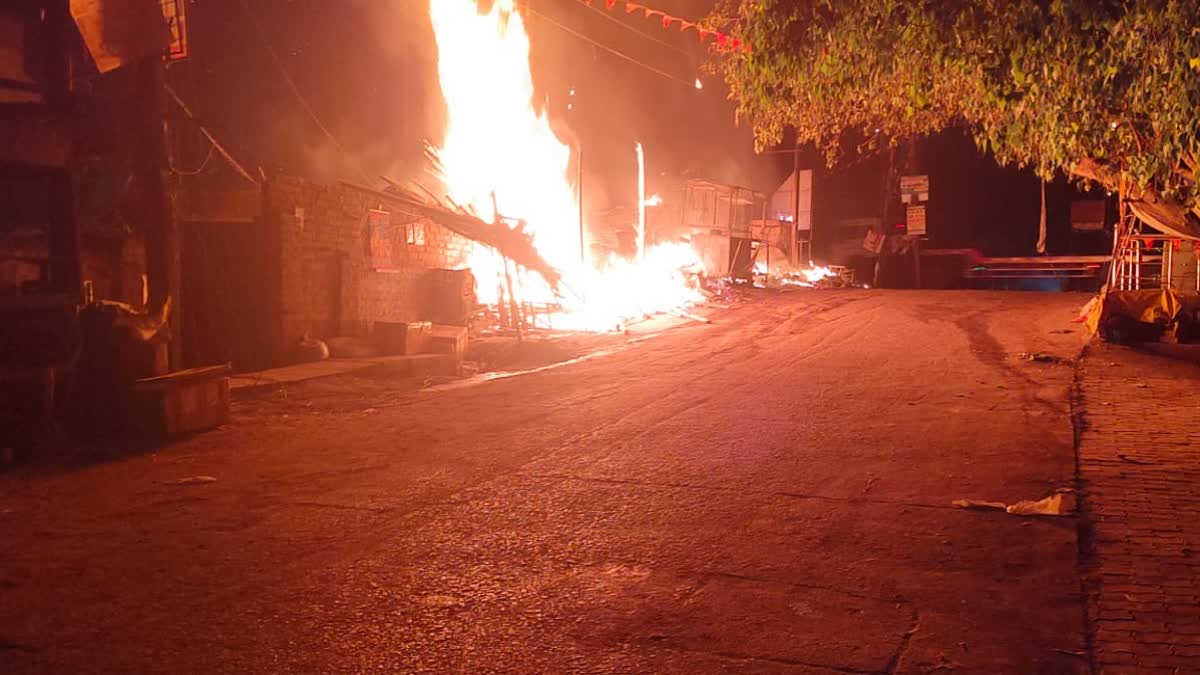 Eight shops burnt in fire