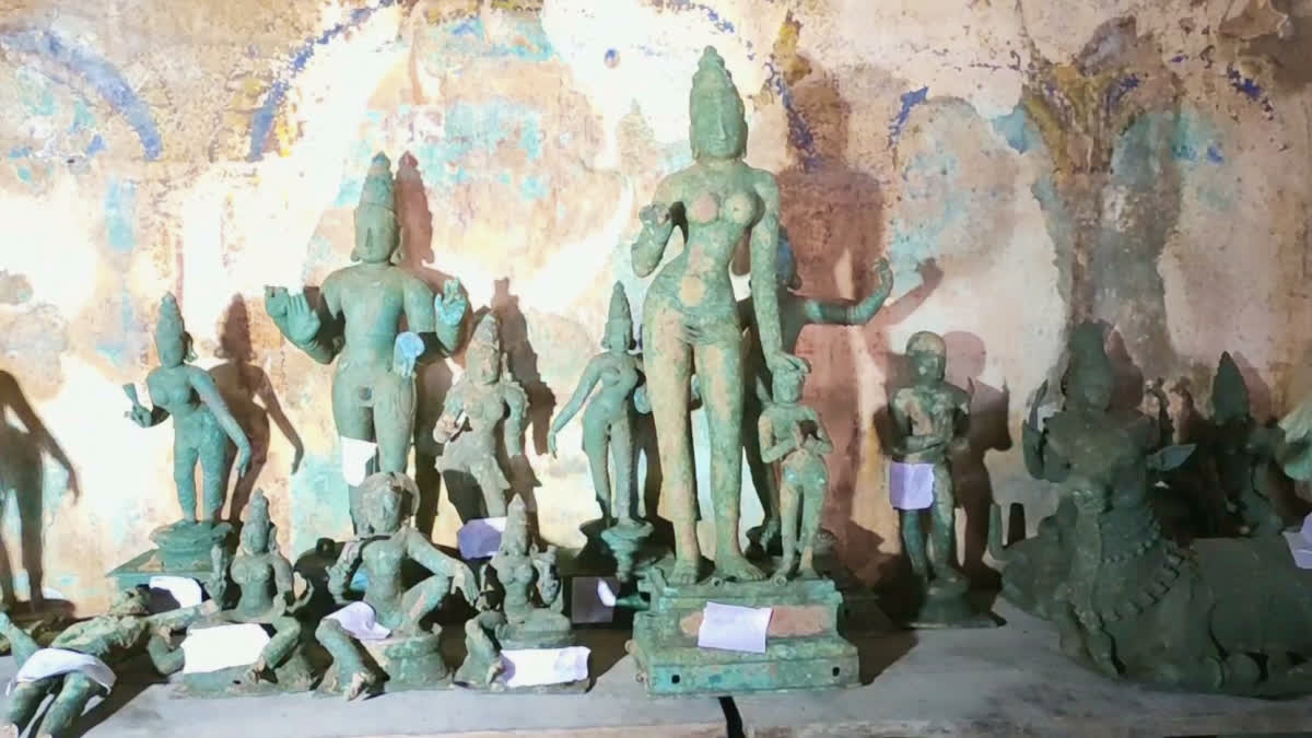 Sirkazhi Chattanathar Temple 22 Aimpon idols, 462 coppers found