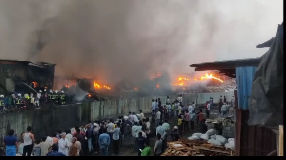 Flames engulf scrap warehouse in Mumbai's Mankhurd area