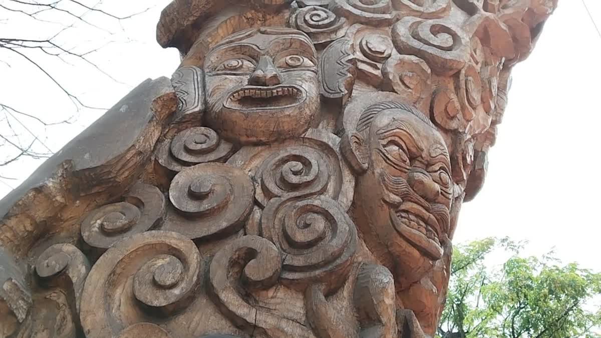 Tree Sculpture in Bangaon