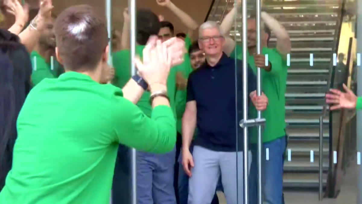 Apple CEO Tim Cook opens the gates to India's first Apple store at Mumbai