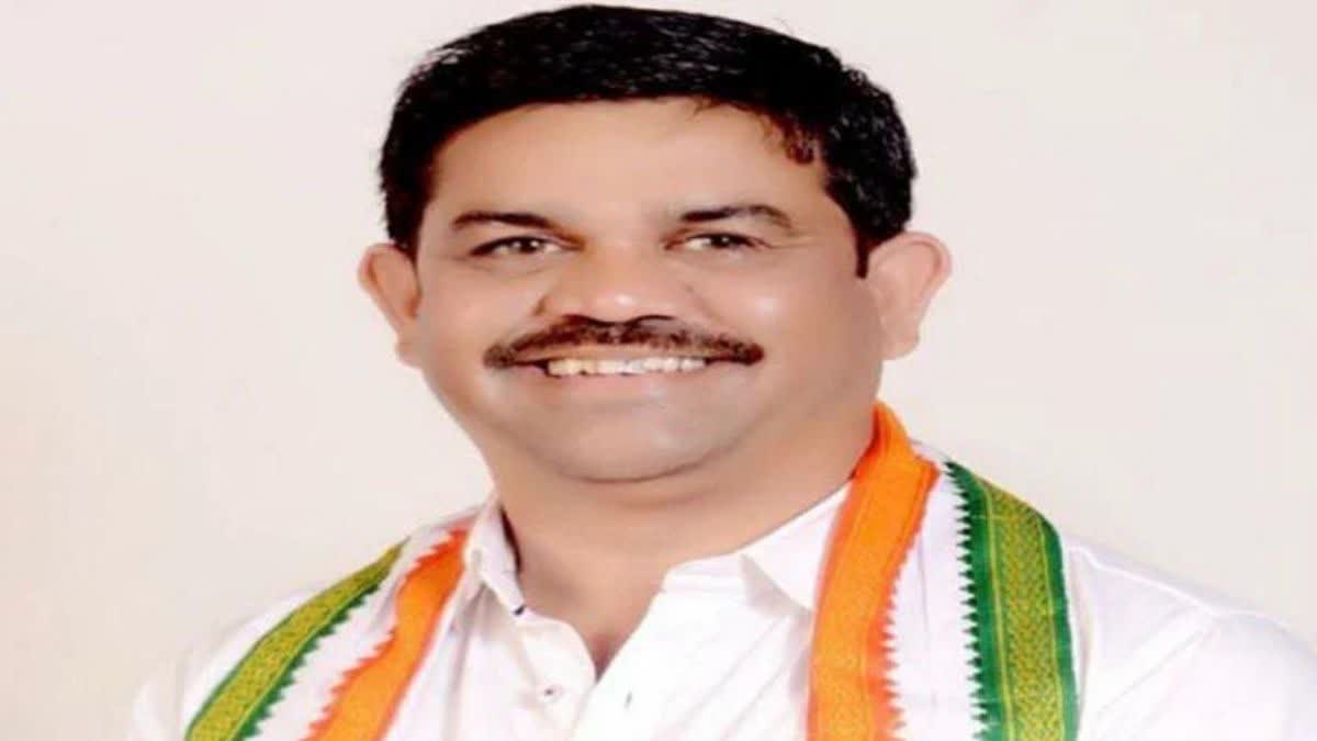 Naxalite attack on MLA Vikram Shah Mandavi convoy