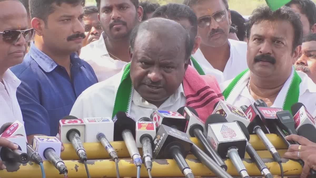 hd-kumaraswamy-lashed-out-against-mp-sumalatha