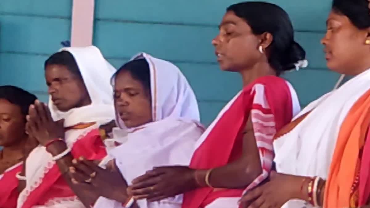 Safahod Tribal Women Of Jamtara