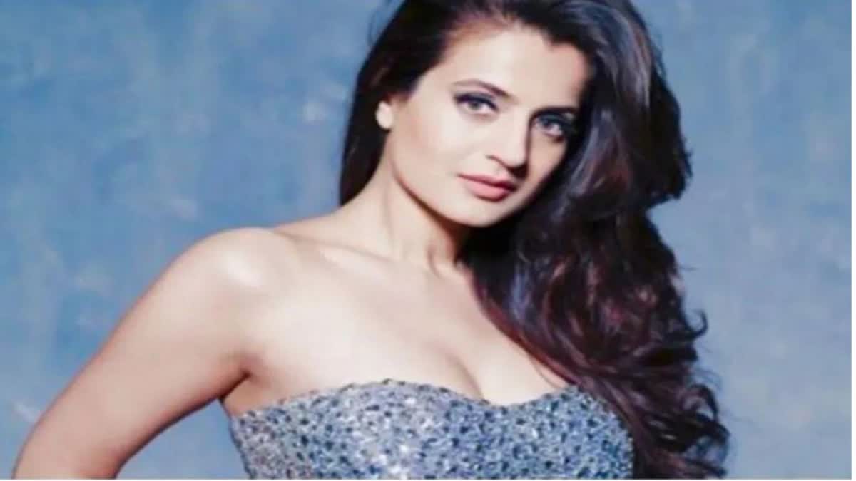 actress amisha patel