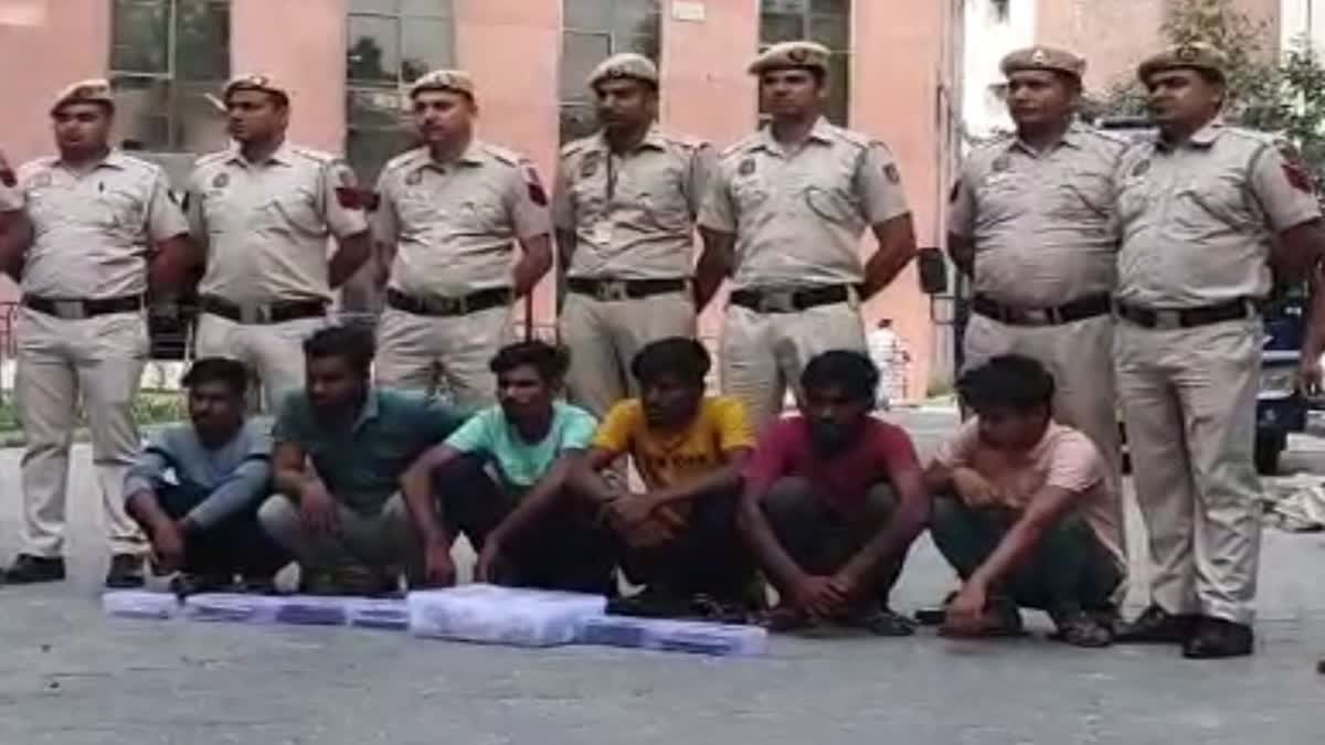 Delhi Police arrested six fraudsters from Jamtara