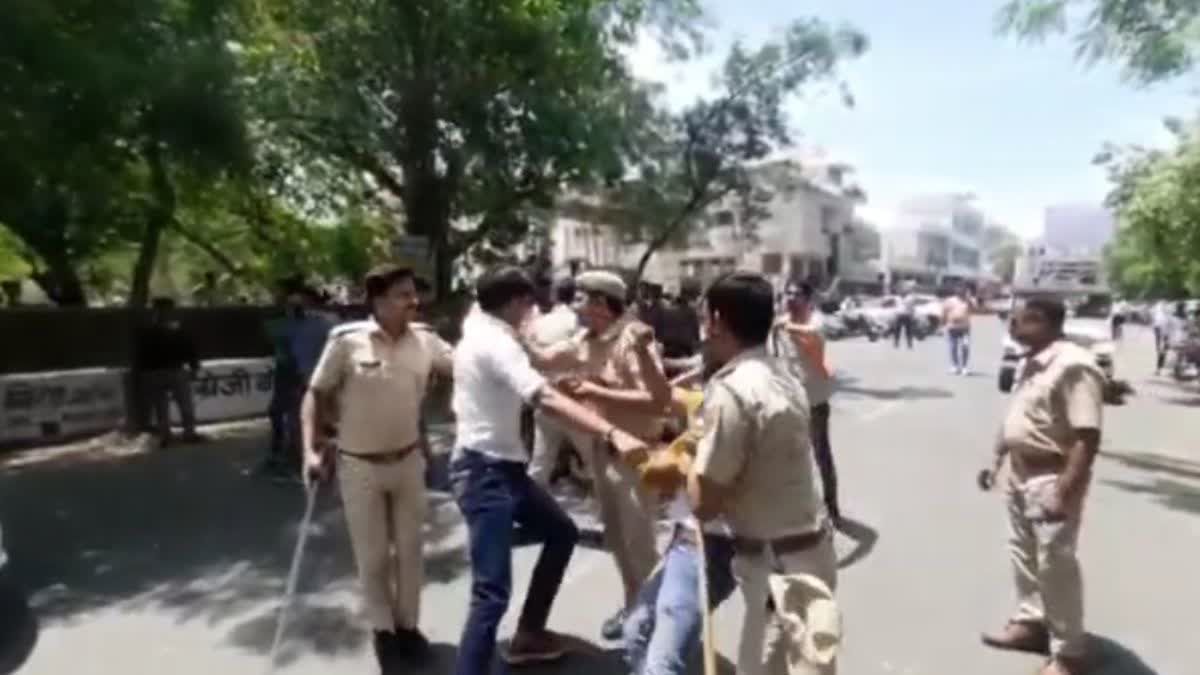 Demonstration of student leaders in Bhilwara
