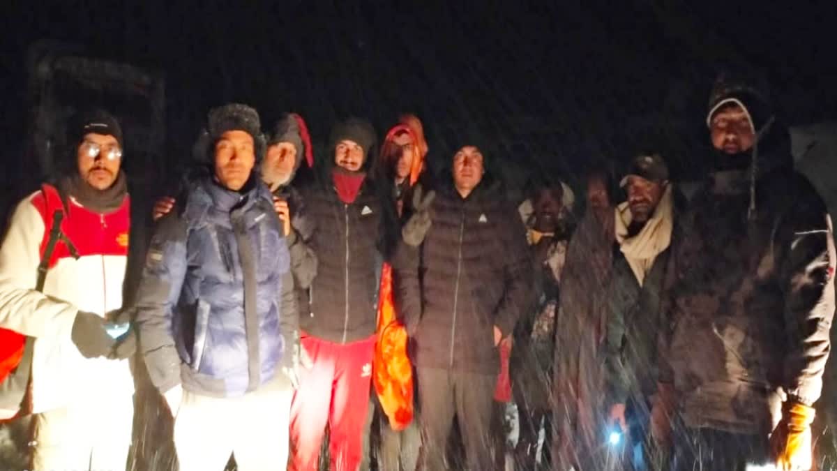 Lahual Police Rescue 9 Workers in Heavy Snowfall on Darcha Shinkula Road in Lahual Spiti
