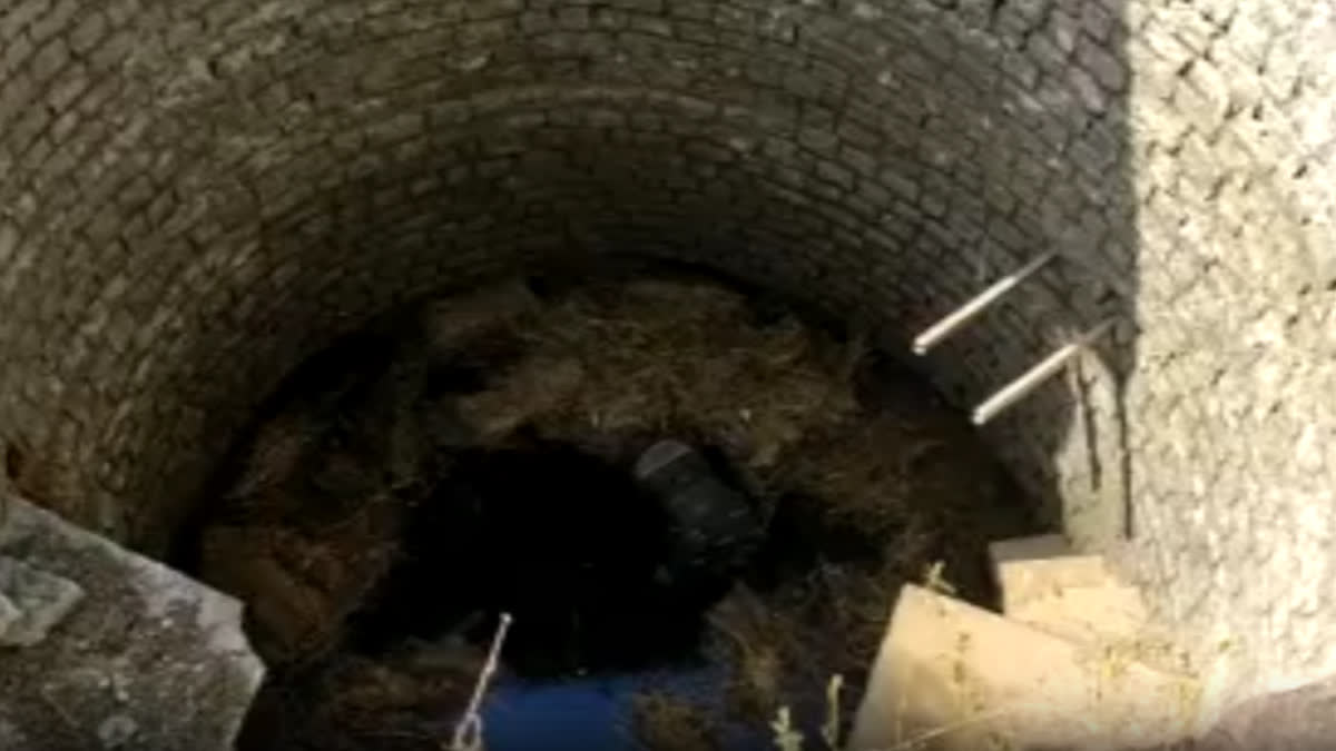 youth dead body found in well, was missing from last 3 days