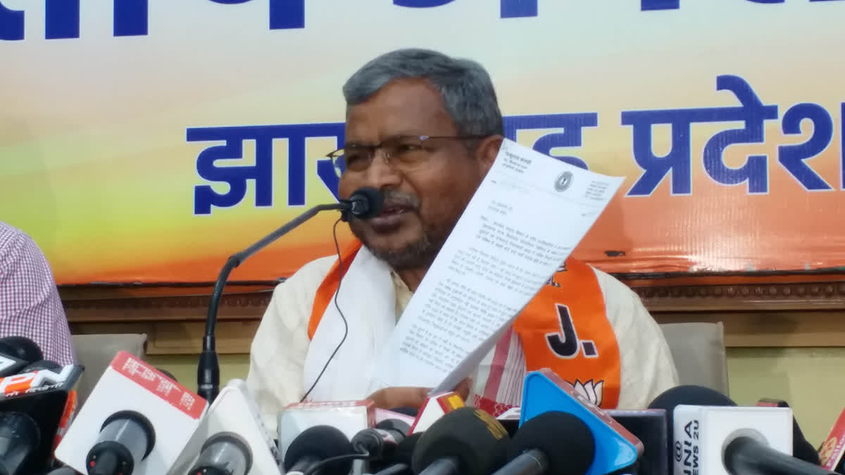 Babulal Marandi accuses Hemant Soren of liquor scam in Jharkhand