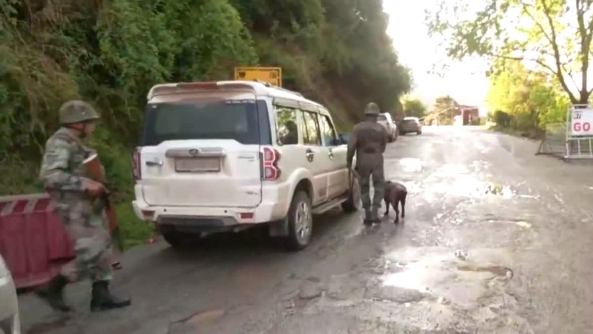 search op launched in Poonch  jawans killed in Poonch terror attack  Army jawans killed in Poonch terror attack  Poonch terror attack  Search operation for terrorists in Poonch  സൈനിക ട്രക്കിന് നേരെ ഭീകരാക്രമണം  ജമ്മു കശ്‌മീരിൽ തീവ്രവാദ ആക്രമണം  പൂഞ്ചിൽ ഗ്രനേഡ് ആക്രമണം  സൈനികർ കൊല്ലപ്പെട്ടു  തീവ്രവാദി ആക്രമണം  ഭീകരാക്രമണം  ഗ്രനേഡ് ആക്രമണം  തീവ്രവാദികളുമായി ഏറ്റുമുട്ടൽ  തീവ്രവാദി