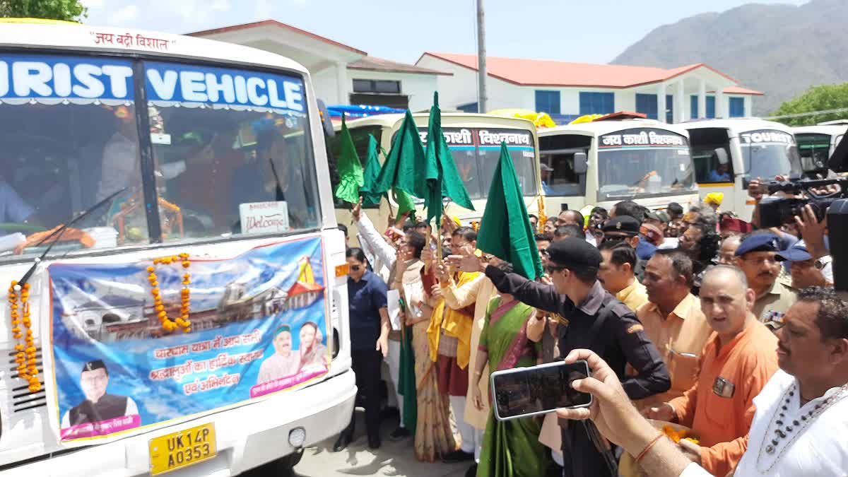 सीएम ने बाबा केदार के जयकारों के साथ शुभारंभ की चारधाम यात्रा