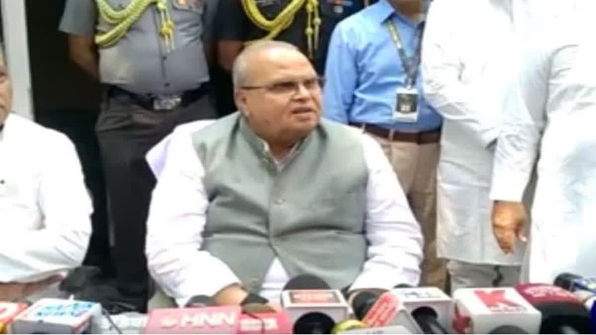 CBI summons former J&K Guv Satya Pal Malik to appear for questioning