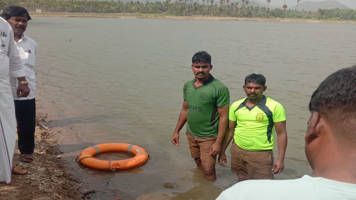 ஏரியில் மூழ்கி சிறுவர்கள் உயிரிழப்பு