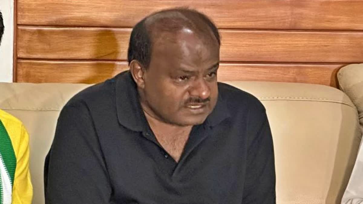 hd-kumaraswamy-taking-rest-due-to-fever