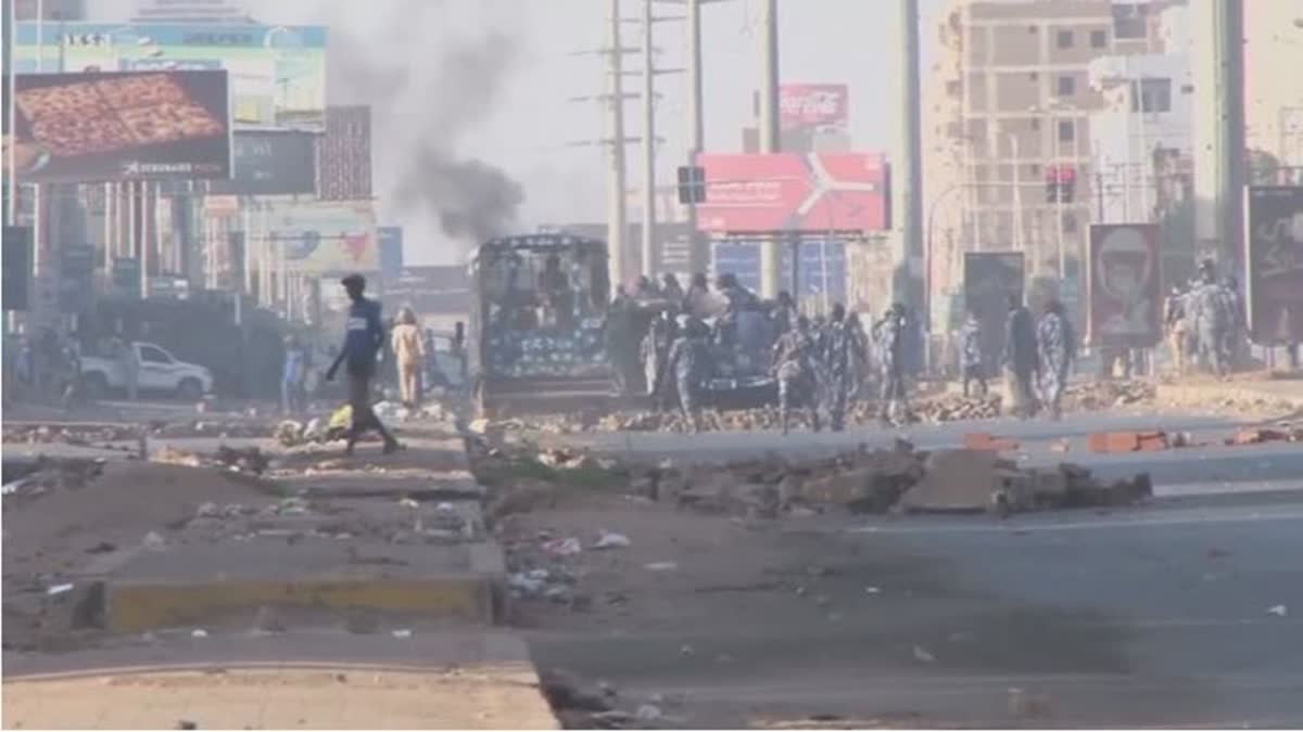 جگہ جگہ لوٹ مار