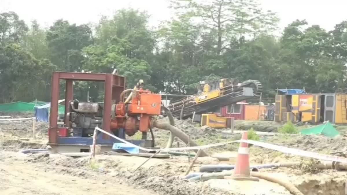 Underwater hydrocarbon pipeline across Brahmaputra