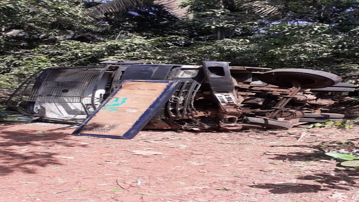 17 cops injured as vehicle overturns in Maharashtra's Ratnagiri