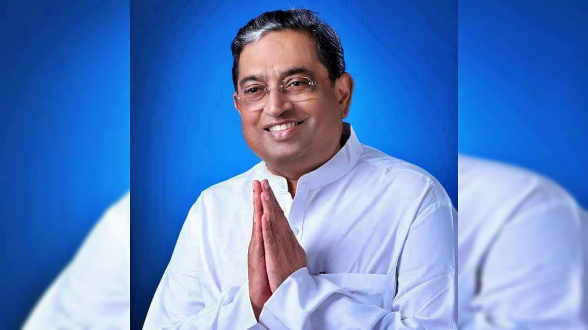 Inamadar Dhani is no more  Former minister DB Inamadar Dhani is no more  Former minister DB Inamadar Dhani news  ಮಾಜಿ ಸಚಿವ ಡಿಬಿ ಇನಾಮದಾರ್ ಧಣಿ ಇನ್ನಿಲ್ಲ  ಮಾಜಿ ಸಚಿವ ಡಿಬಿ ಇನಾಮದಾರ್ ಧಣಿ  ಡಿಬಿ ಇನಾಮದಾರ್ ಧಣಿ ಇಂದು ಮೃತ  ಚನ್ನಮ್ಮ ಕಿತ್ತೂರು ಮತಕ್ಷೇತ್ರ  ಇಂಫೆಕ್ಷನ್​ನಿಂದ ಬಳಲುತ್ತಿದ್ದ 74 ವರ್ಷದ ಇನಾಮದಾರ್  ದಕ್ಷ ಆಡಳಿತದಿಂದ ಗುರುತಿಸಿಕೊಂಡಿದ್ದ ಡಿಬಿ ಇನಾಮದಾರ್  ಐದು ಬಾರಿ ಗೆದ್ದಿದ್ದ ಡಿಬಿ ಇನಾಮದಾರ್