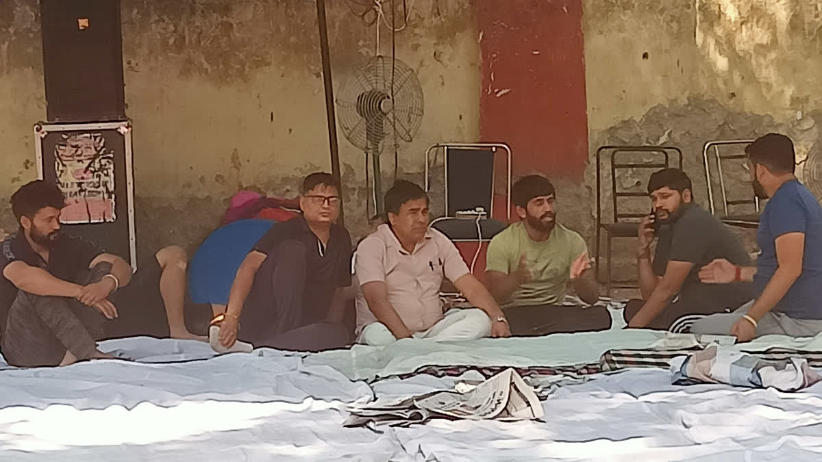 wrestlers protest at Jantar Mantar continues in delhi third day