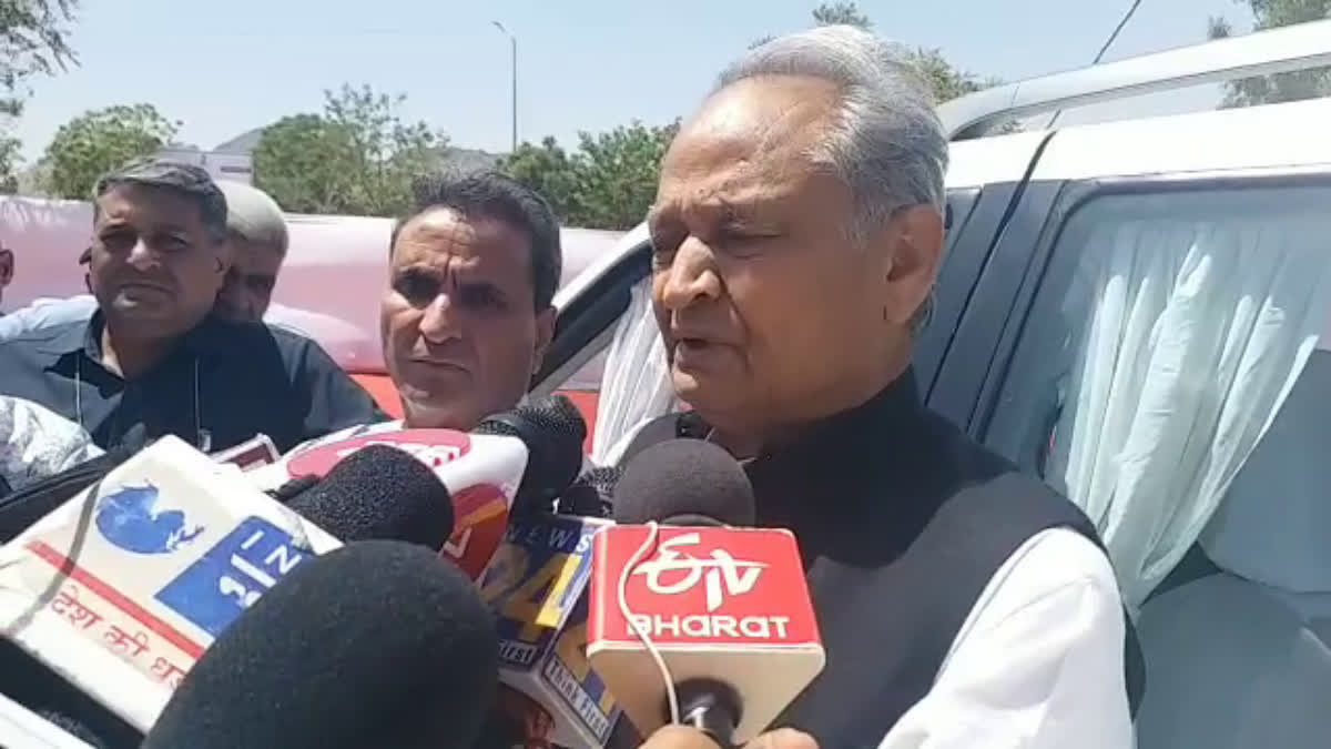 CM Gehlot targets Madan Dilawar