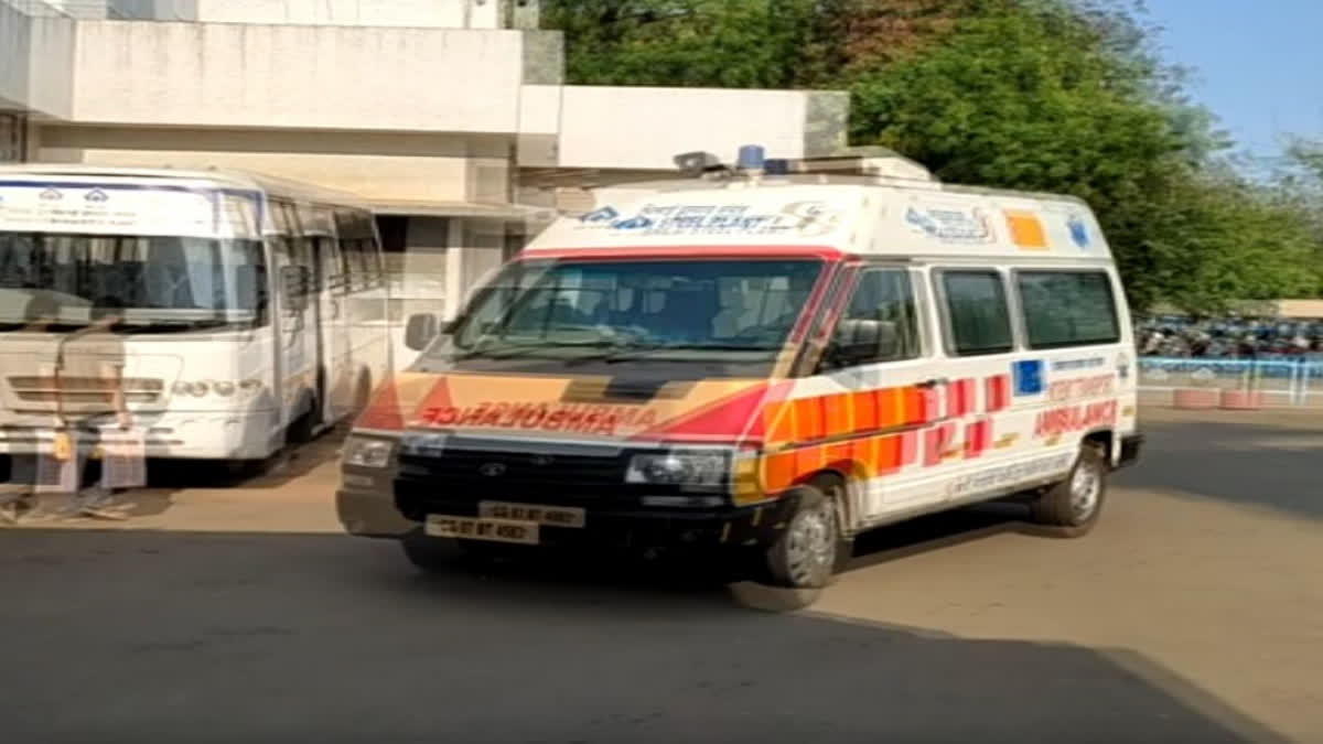 An ambulance carrying injured Bhilai steel plant workers