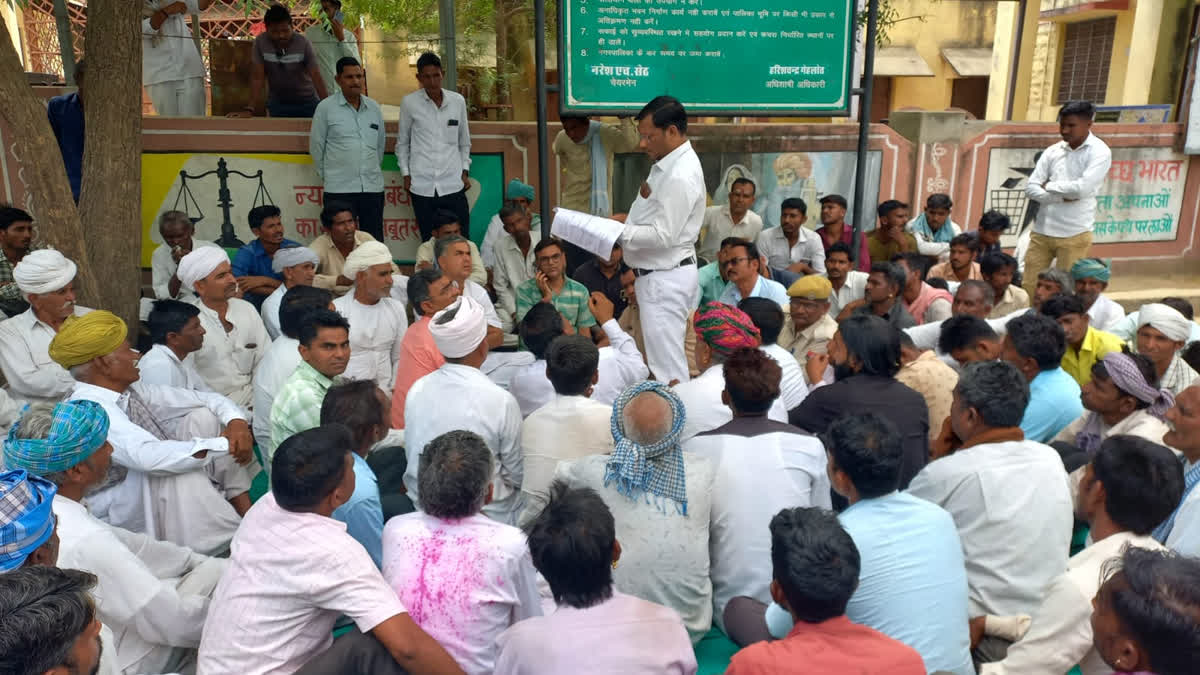 People protesting in Jalore district of Rajasthan