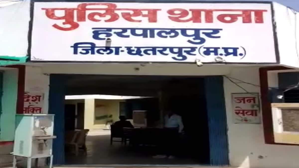 Money stolen from woman bag in chhatarpur