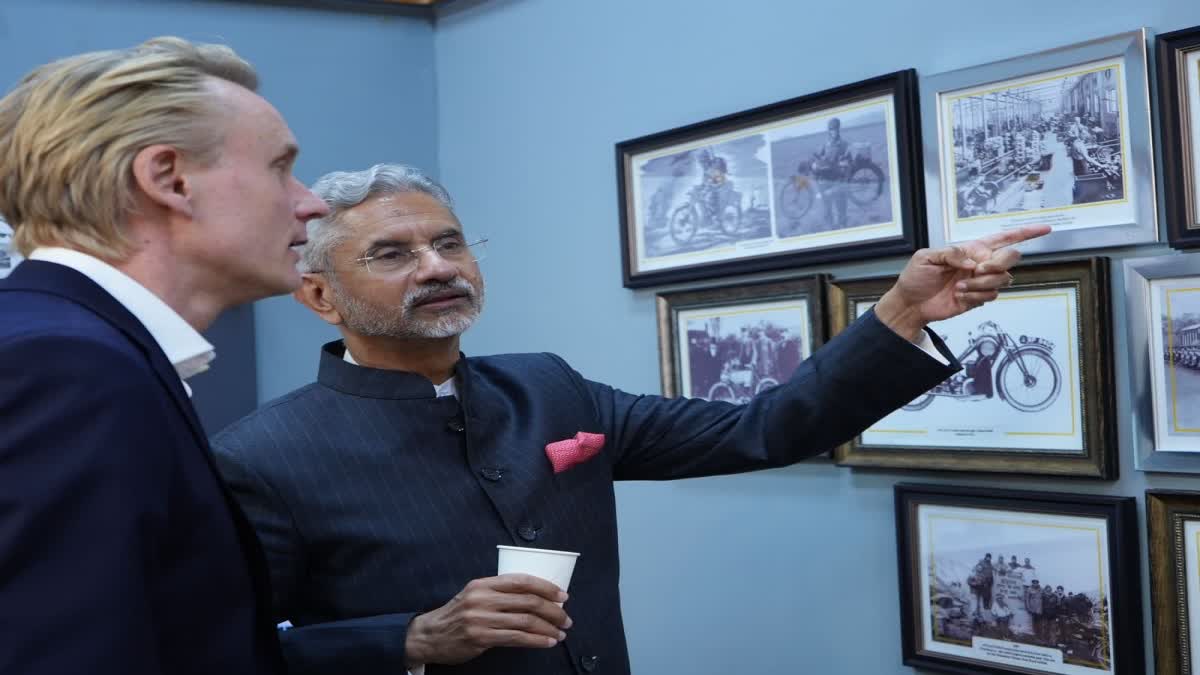 Etv Bharat Jaishankar met his Colombian counterpart