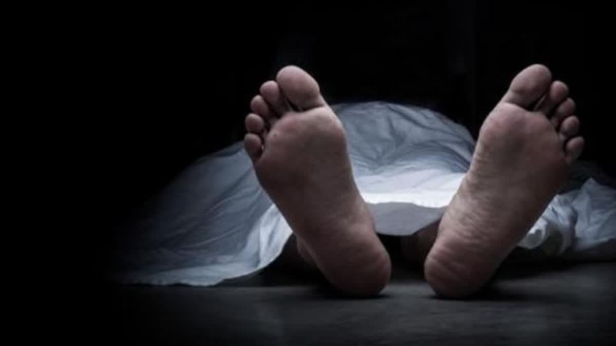 Retired police officer found dead on railway track  Retired police officer found dead  Retired dysp found dead  alappuzha Retired police officer dead  police officer dead in alappuzha  വിരമിച്ച പൊലീസ് ഉദ്യോഗസ്ഥൻ മരിച്ച നിലയിൽ  പൊലീസ് ഉദ്യോഗസ്ഥൻ റെയിൽവെ ട്രാക്കിൽ മരിച്ച നിലയിൽ  ഡിവൈഎസ്‌പി ഹരികൃഷ്‌ണൻ  ഡിവൈഎസ്‌പി ഹരികൃഷ്‌ണൻ മരിച്ച നിലയിൽ  ഹരിപ്പാട് പൊലീസുകാരൻ മരിച്ചു  റെയിൽവെ ട്രാക്കിൽ മൃതദേഹം  ഹരിപ്പാട്  suicide in alappuzha  police suicide  ആലപ്പുഴ ആത്മഹത്യ