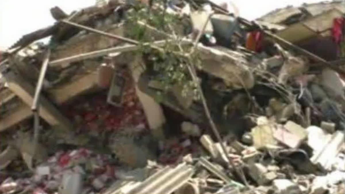 4 killed, 10 injured in Maharashtra's Bhiwandi building collapse