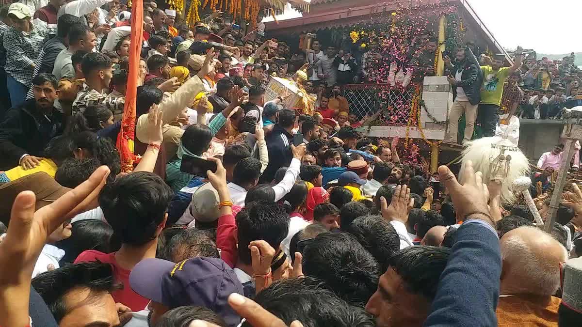 Devotees Participated in Chhatradhari Chald