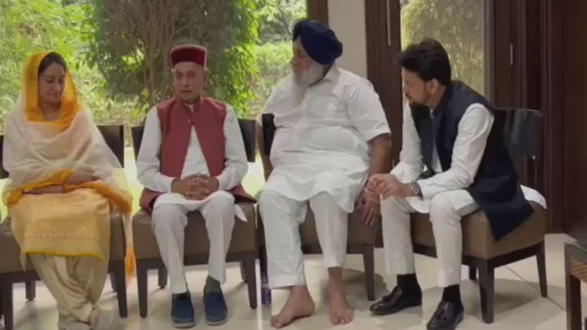 prominent personalities reached Badal village and shared their grief over the demise of Parkash Singh Badal