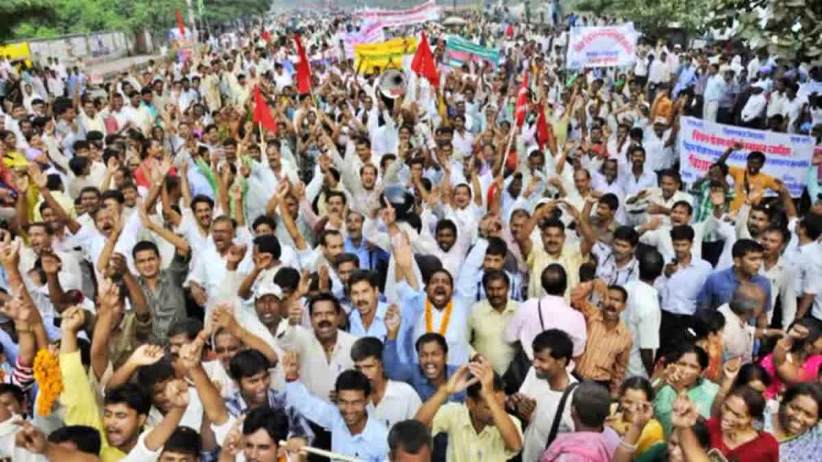 Niyojit Shikshak Protest