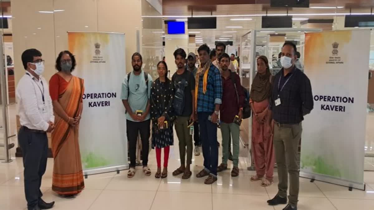 186 indians returned home from Sudan