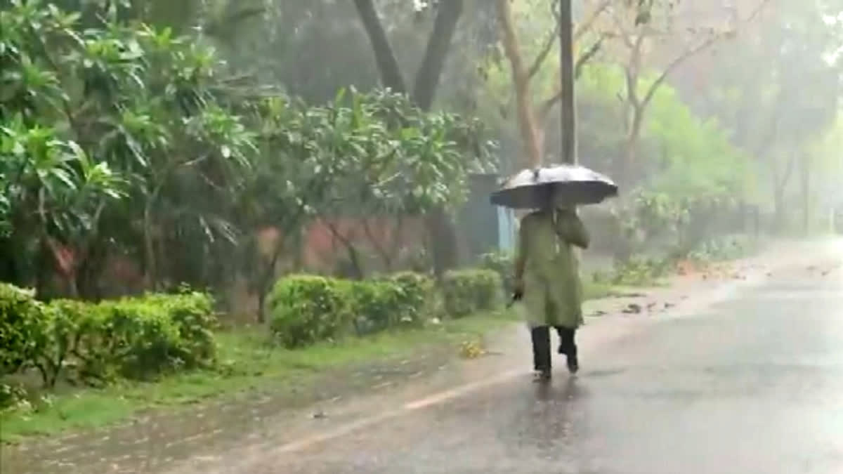 Rain drenches parts of Delhi