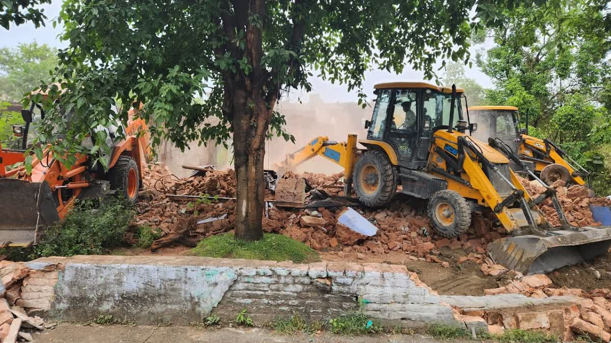 Haridwar Tomb removed