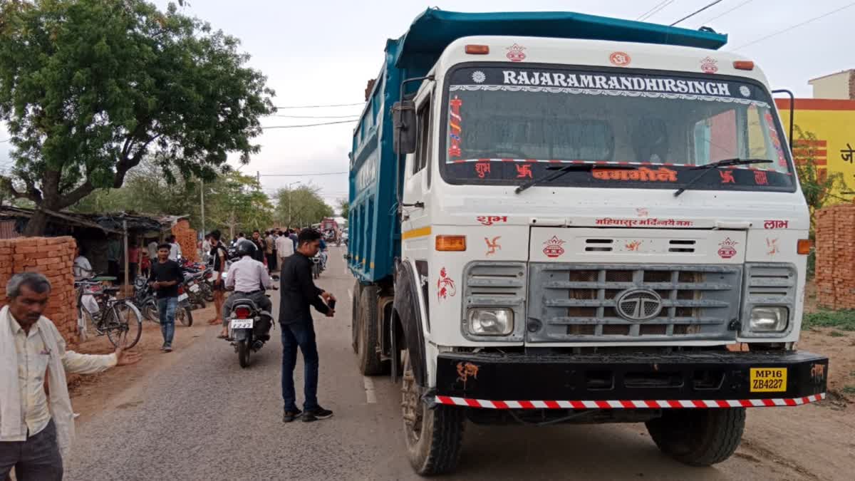 2 youths riding bike died