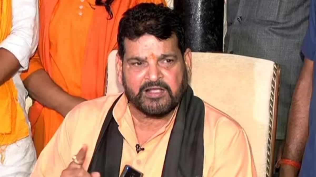 BRIJ BHUSHAN SHARAN SINGH SAID HANG ME BUT WRESTLING ACTIVITIES SHOULD NOT STOP