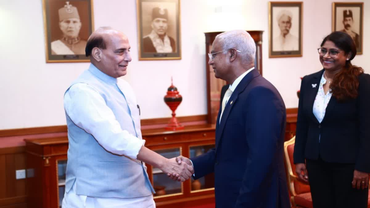 Rajnath Singh met Maldivian President solih