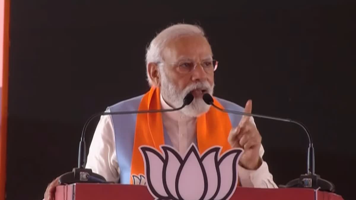 JDS and Congress Both are corrupt, promote dynastic politics says PM Modi