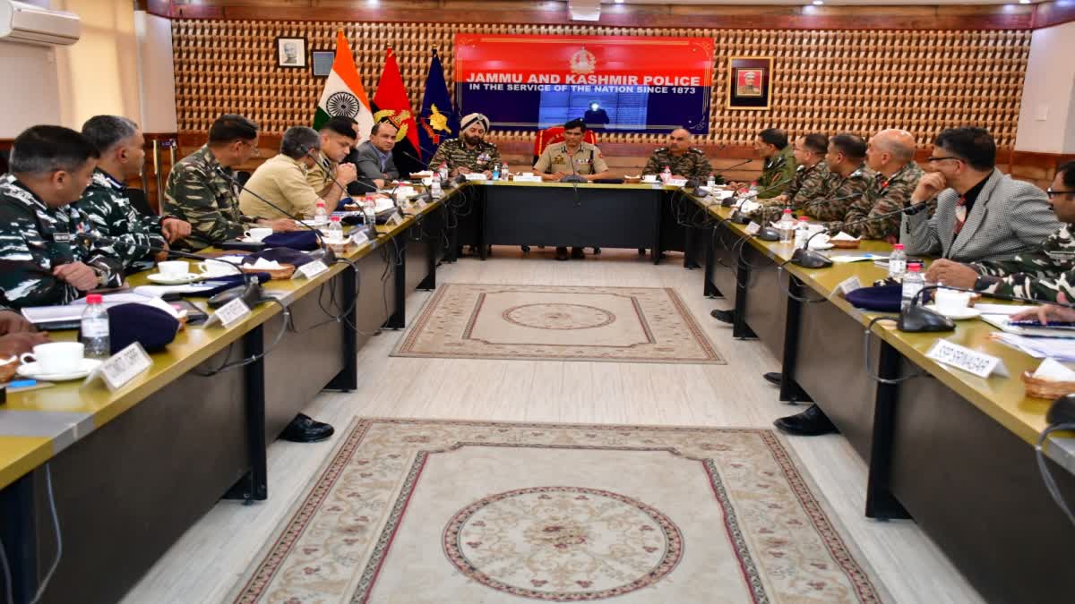 adgp-kashmir-held-security-meeting-for-g20-summit-in-kashmir