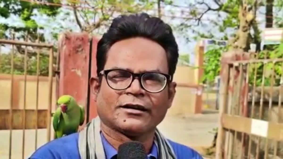 parrot man bonding story