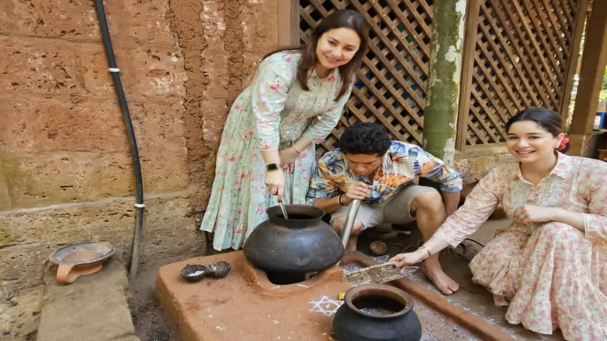 Sachin Tendulkar cooks traditional way with family