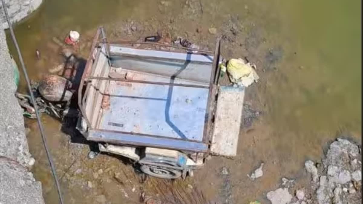 three-dead-8-seriously-injured-after-falling-off-chhakado-rickshaw-bridge-near-bhanwad-devbhoomi-dwarka-district