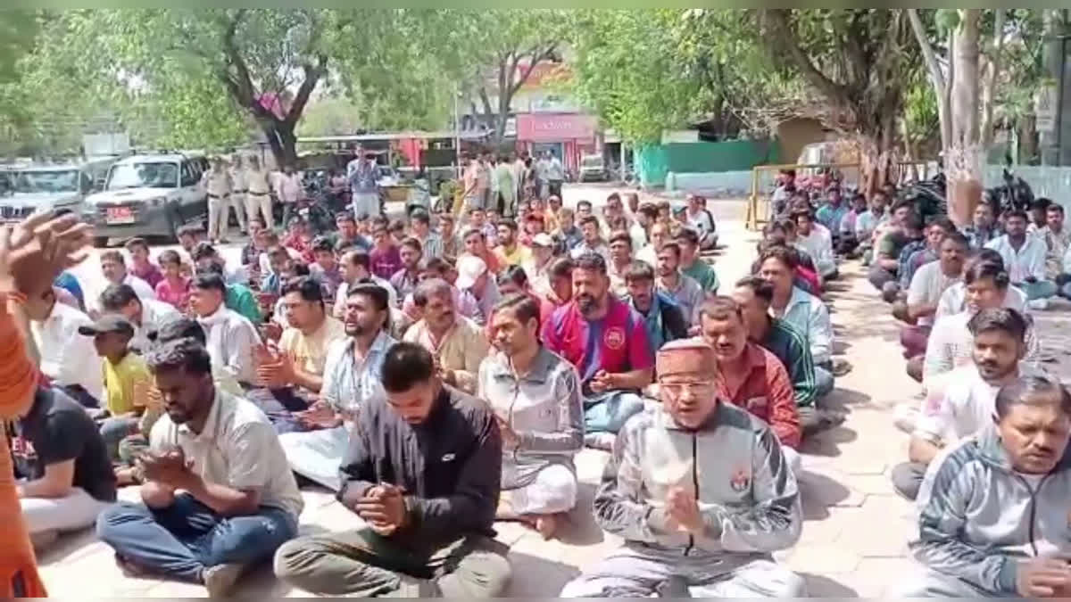 hindu-organization-recited-hanuman-chalisa-in-indore